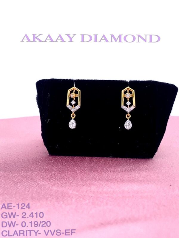EARRING