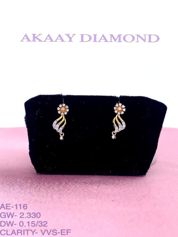 EARRING